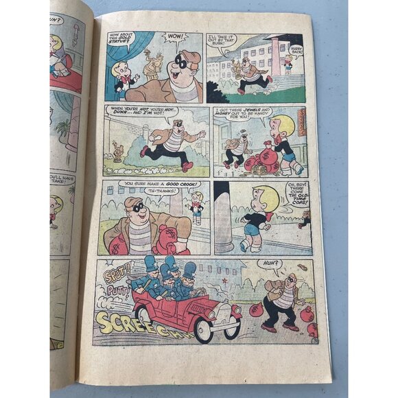 Harvey Comics Richie Rich Bank Books #21 Feb 1976 Vintage Humor Comic 25¢ - Picture 3 of 7